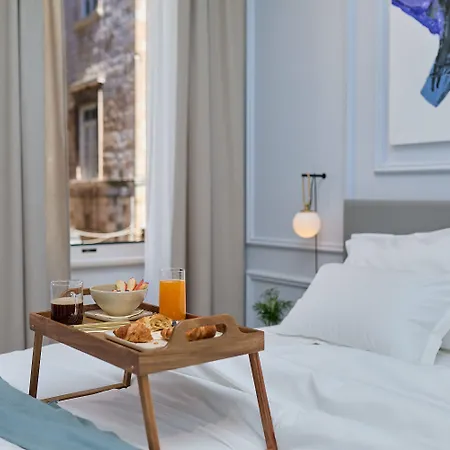 Bota Palace Bed and Breakfast