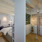 Bota Palace Bed & Breakfast