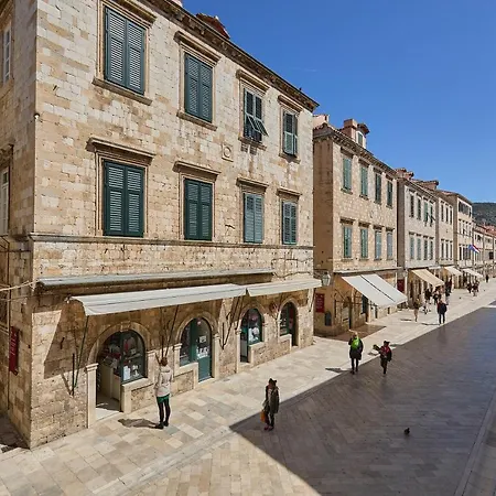 Bota Palace