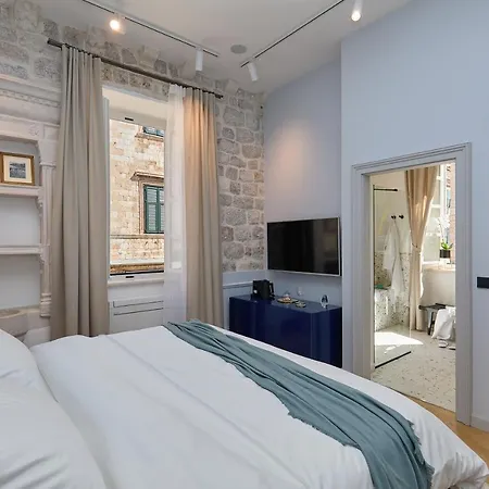 Bota Palace B&B