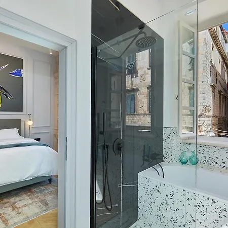 Couette-café Bota Palace 4*