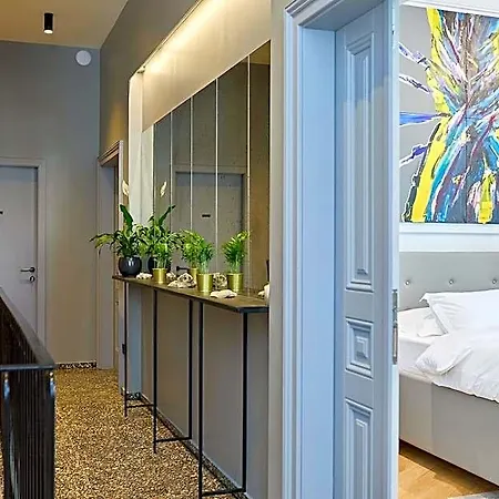 Bota Palace Bed & Breakfast