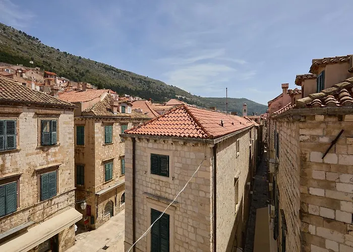 Bota Palace Alojamento de Acomodação e Pequeno-almoço 4*