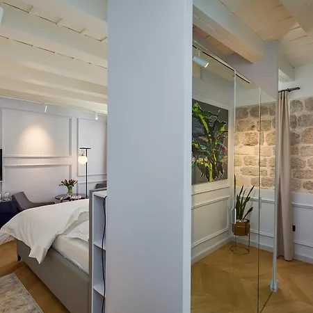 Bota Palace Bed and breakfast