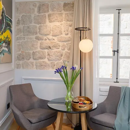 Bota Palace Bed and breakfast